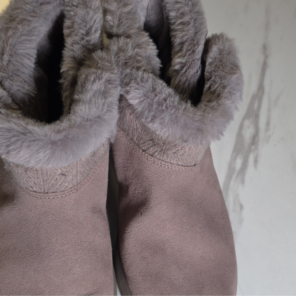 Skechers Women's Gray Suede Faux Fur Lined Slip-On Ankle Bootie US 10 EU 40